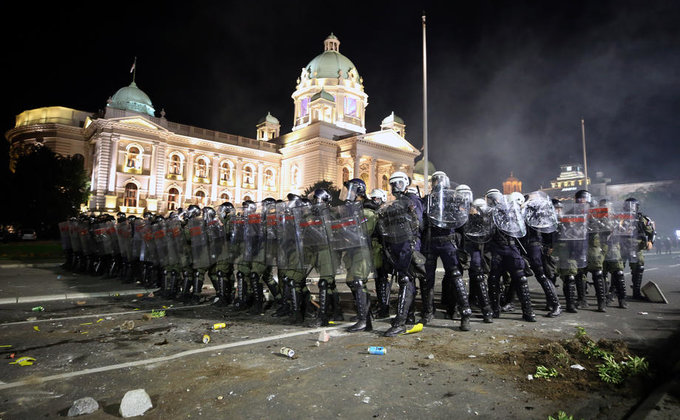 Беспорядки в Белграде