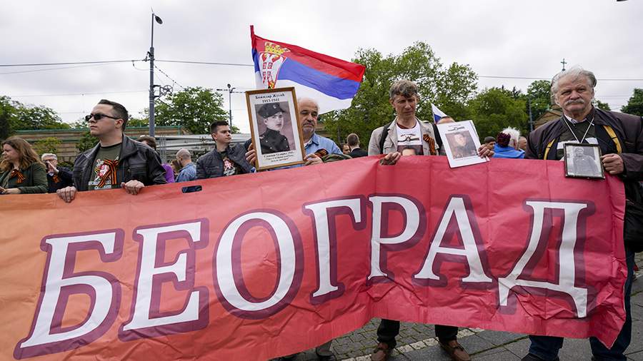 Бессмертный полк на День Победы в Сербии
