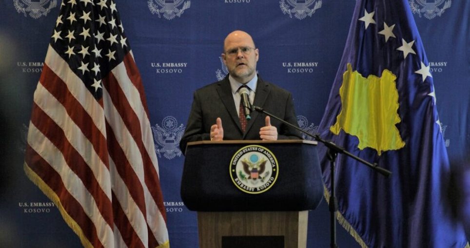 Посол Джеффри Ховеньер заявил, что США поддерживают создание армии Косово