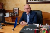 Кнежевич призвал не арестовывать сербов в Черногории