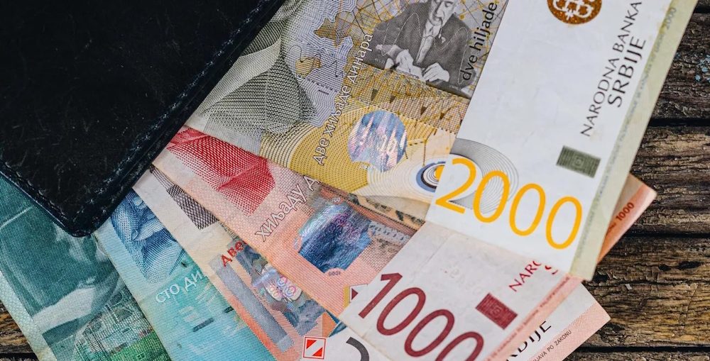 Запрет динара хотят ввести в Косово