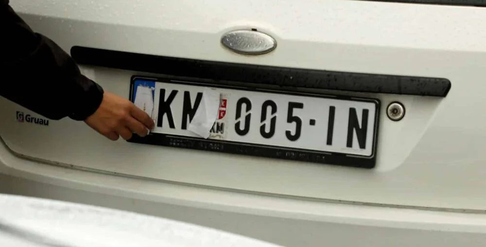 Cербские номерные знаки разрешены в Косово