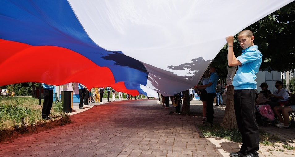 В Сербии пронесли триколор в знак благодарности России
