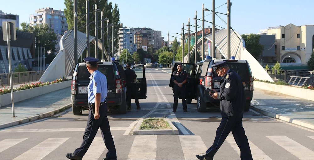 Европа не в восторге от желания Курти открыть мост через Ибар